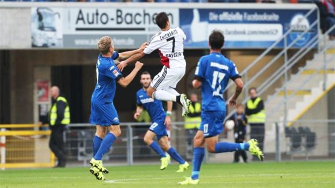 Chicharito debutó con el Bayer Leverkusen, jugó 73 minutos
