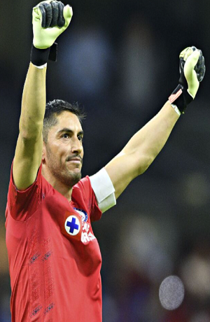 Jesús Corona confirma que se retirará en Cruz Azul