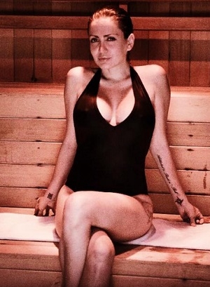 FOTOS: Celia Lora, la ardiente chica de rojo