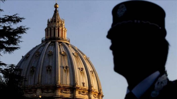 Inmuebles de lujo compra el Vaticano con las limosnas “para caridad”