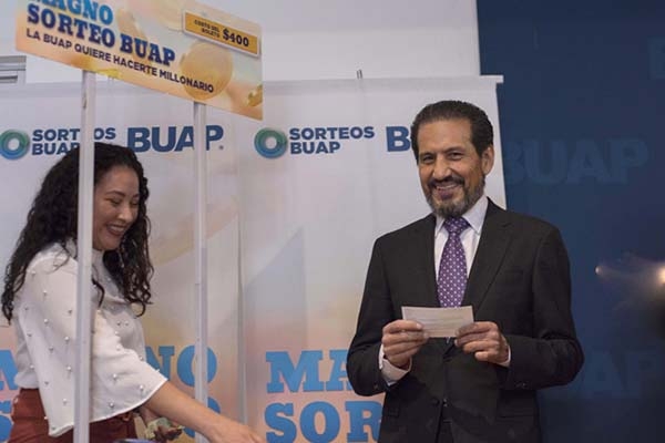 Esparza Ortiz anuncia edición 20 del Magno Sorteo BUAP