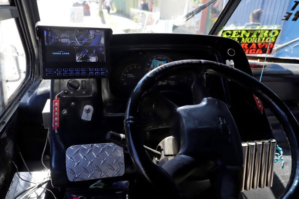 CCE: que se retiren concesiones a transportistas que incumplan modernización