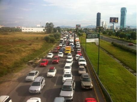 Caos en el periférico; manifestantes cerraron por 5 horas accesos a Cholula