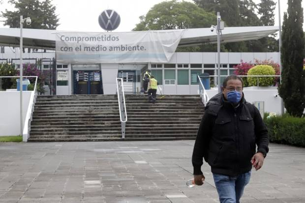 Seguirán paros técnicos durante 2022 en 30 proveedoras de VW y Audi