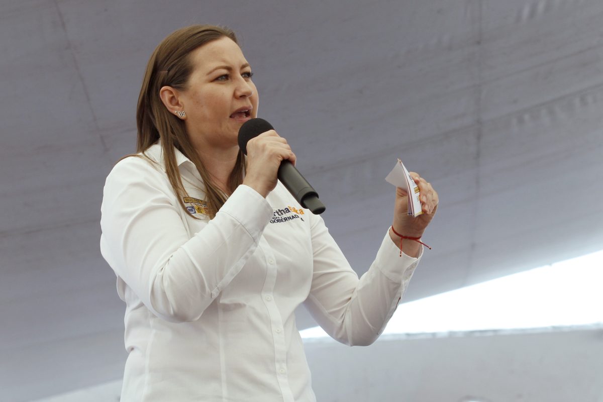 Martha Erika ofrece trabajo y respeto a AMLO si gana Presidencia