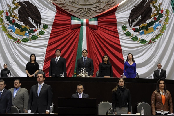 Denuncian acoso sexual contra edecanes en Cámara de Diputados