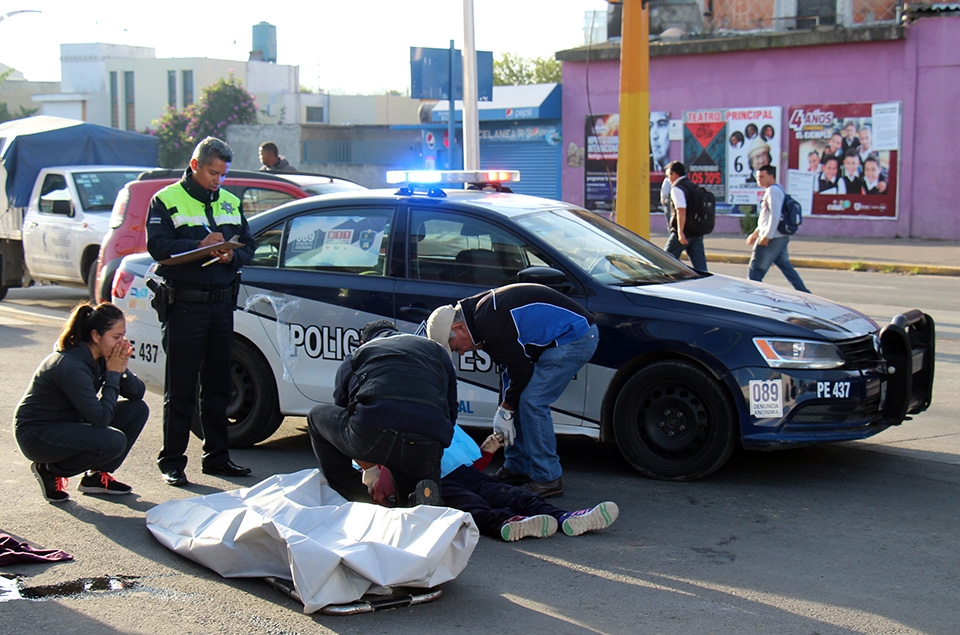 Muere abuelita atropellada por ruta Xoxtla-Mihuacán; hija y nieta, heridas