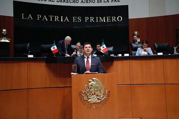 Alejandro Armenta presenta en el Senado ley contra empresas fantasma