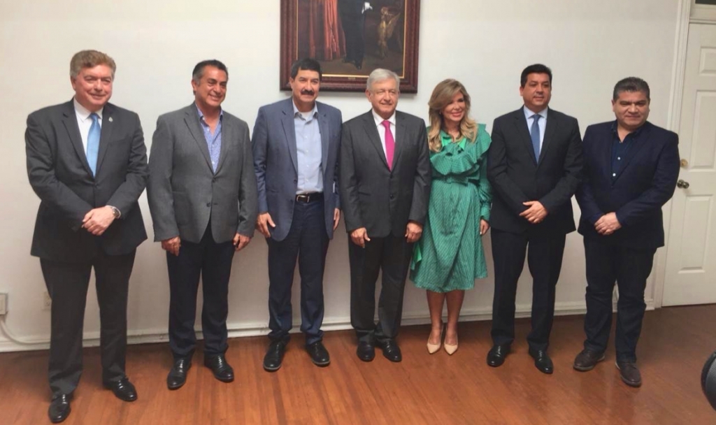 AMLO y gobernadores fronterizos acuerdan aumento al salario y reducción de IVA e ISR