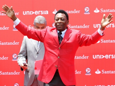 Pelé fue hospitalizado en Sao Paulo