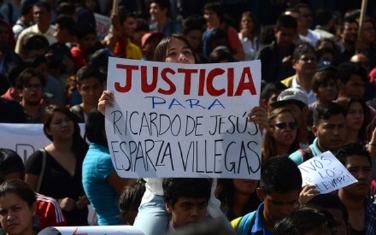 UdeG también protesta por universitario asesinado en Guanajuato