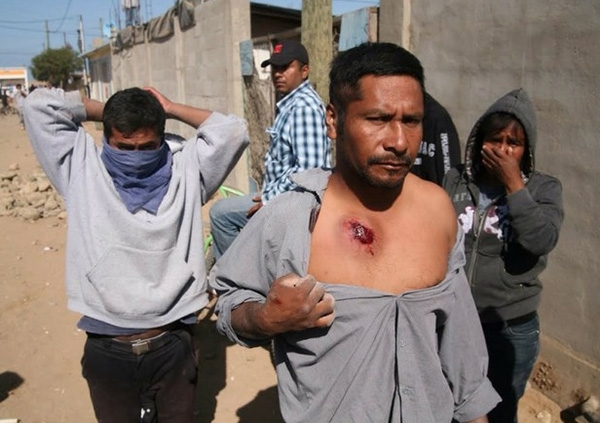 Gresca entre jornaleros de San Quintín y policías deja 70 heridos