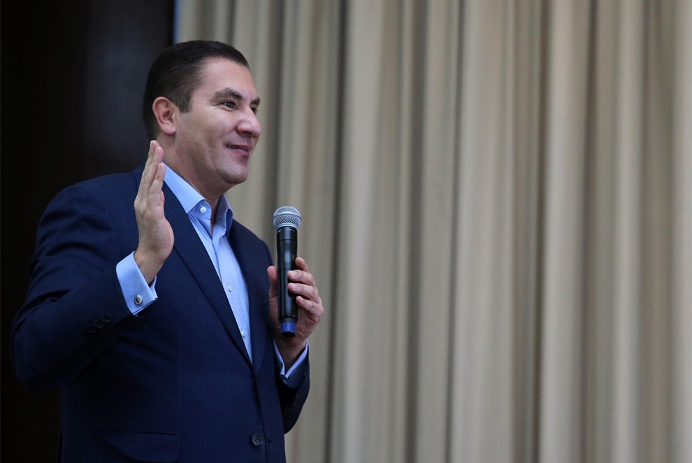 Moreno Valle amenaza con salir del Frente si no hay elección abierta del candidato