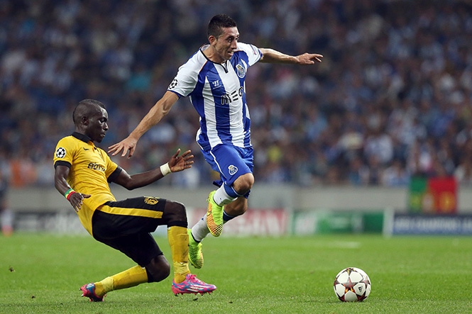 Gol de Héctor Herrera, la mejor anotación para la UEFA en la Champions League