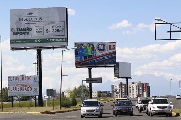 Anuncios espectaculares son otra vez facultad de ayuntamientos de Puebla