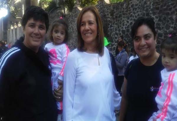 VIDEO: Margarita Zavala muestra homofobia al toparse con pareja gay