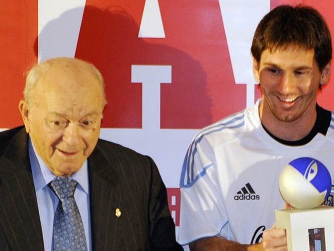 Estrellas del futbol mundial lamentan fallecimiento de Di Stéfano