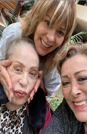Silvia Pinal reaparece en redes sociales tras hospitalización