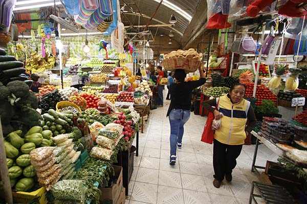 En Puebla cuatro de cada 10 trabajadores no pueden adquirir la canasta básica