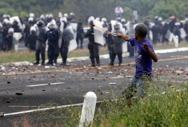 Niño lesionado, por cohetón de manifestantes de Chalchihuapan: PGJ