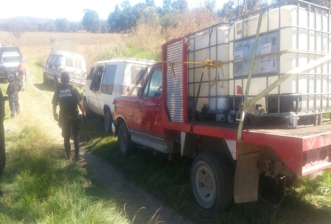 Policía de Puebla localizó once vehículos huachicoleros en Tlalancaleca