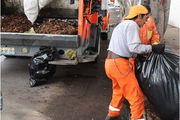 Ayuntamiento de Puebla otorga aumento salarial de 4.6% a personal de Limpia