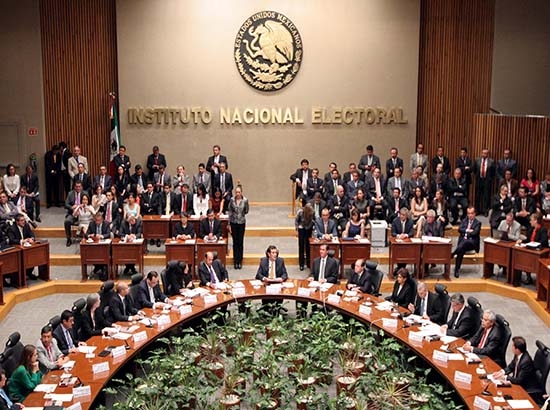 INE exhorta a partidos a salir de “crisis de credibilidad”