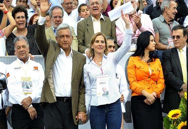Esposa de AMLO canta “El Necio” en segundo adelanto de documental “Esto soy”