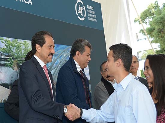 BUAP: rector premia a ganadores de proyecto arquitectónico para lago del Jardín Botánico