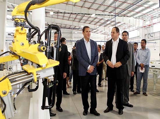 Faurecia, séptimo proveedor de autopartes mundial, abre planta en Puebla