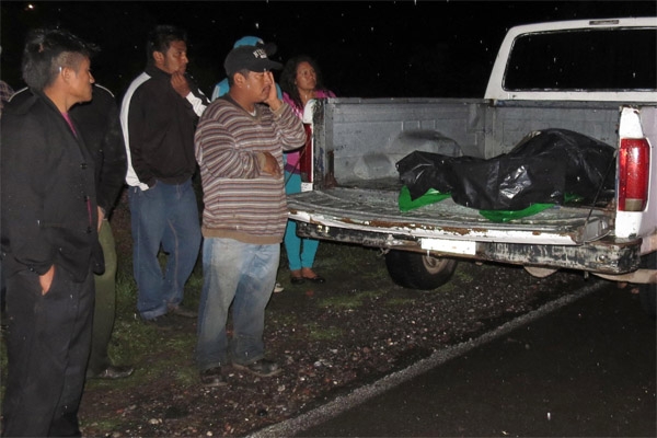 Un muerto y dos desaparecidos en Azumiatla arrastrados por la corriente
