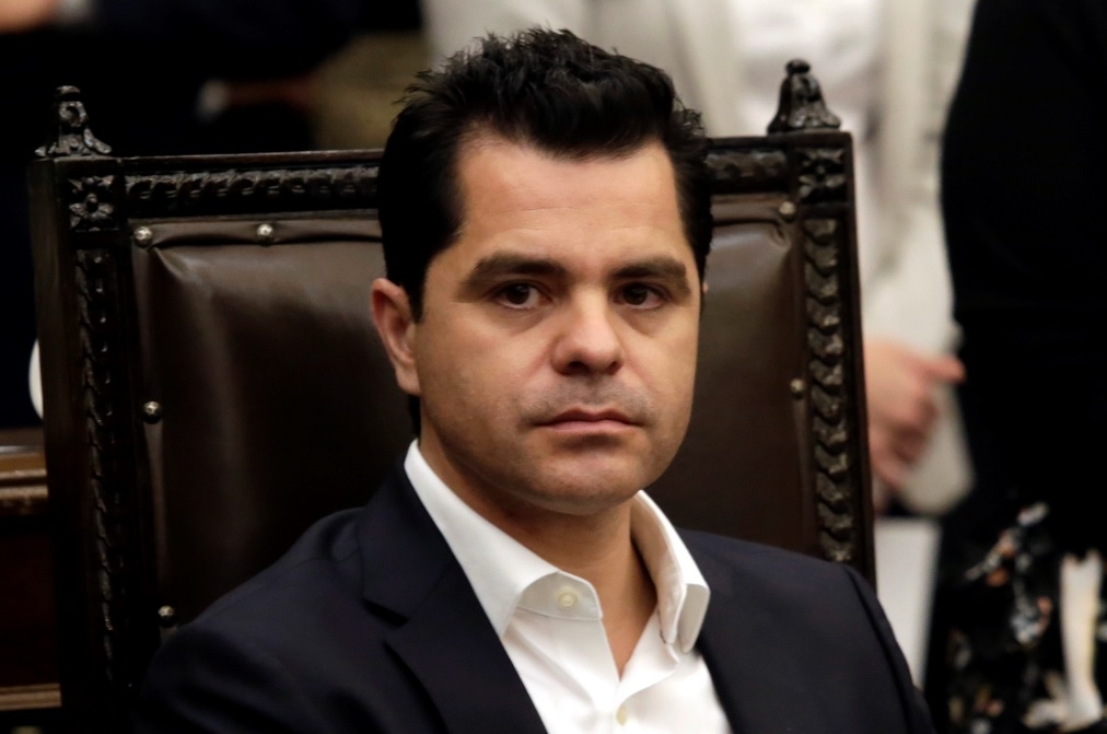 Marcelo García reta a Morena a bajar 50% sueldo de diputados en Puebla