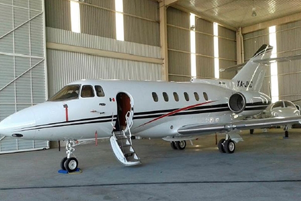 Murat tiene avión valuado en 1 mdd y lo vende en EU