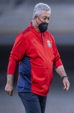 Cesan a Vucetich de Chivas en semana previa al Clásico ante América