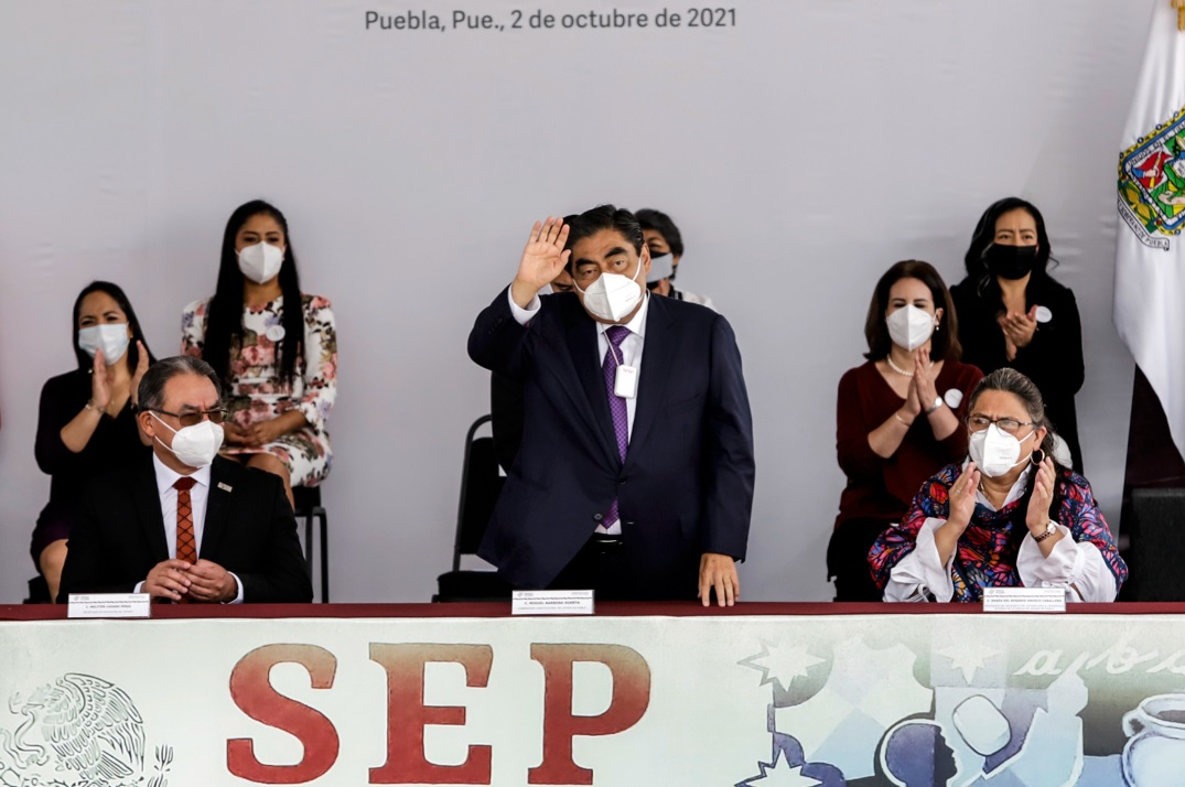 A salvar la educación del riesgo que representa la pandemia, convoca Barbosa