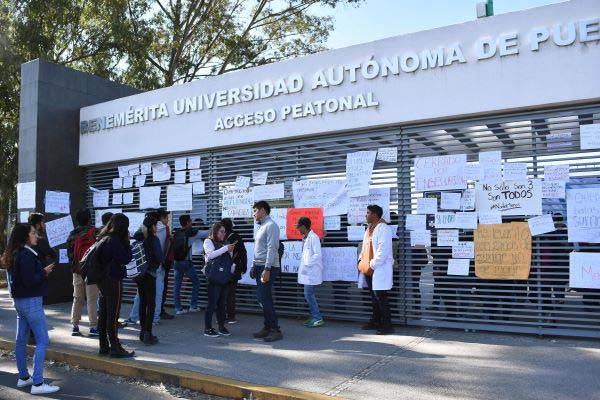 Rector de la BUAP pide a estudiantes en paro regresar el control de acceso a CU y Medicina