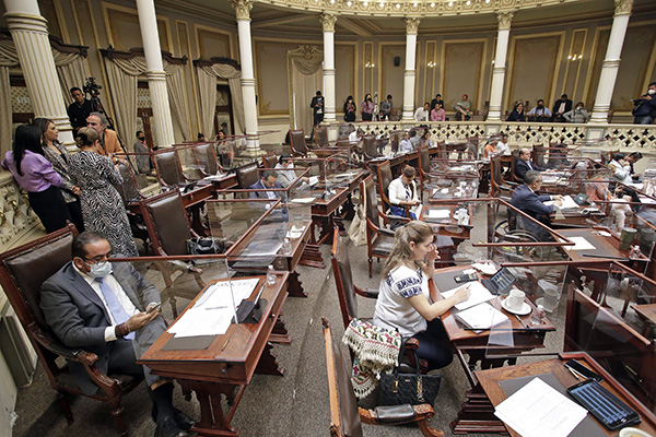 Proponen penas para quien cause lesiones con ácido a mujeres en Puebla