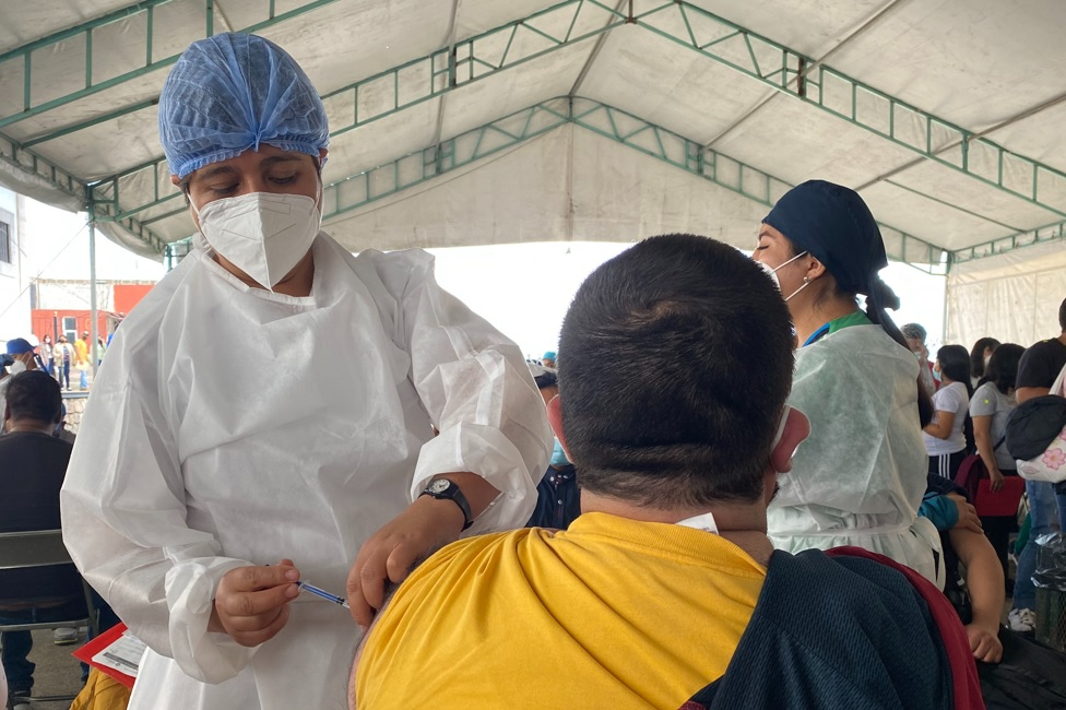 Extienden vacunación COVID en 30 municipios serranos de Puebla