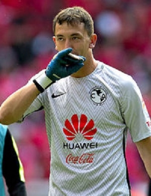Marchesín ya recibió más goles que Moi en primeros juegos con América