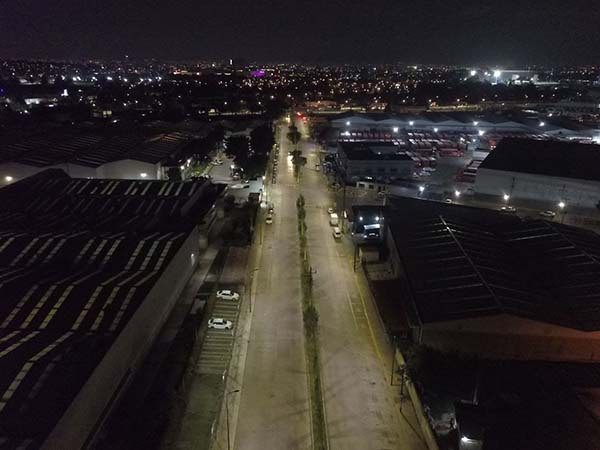 Ayuntamiento mejora alumbrado público del Parque Industrial Puebla 2000