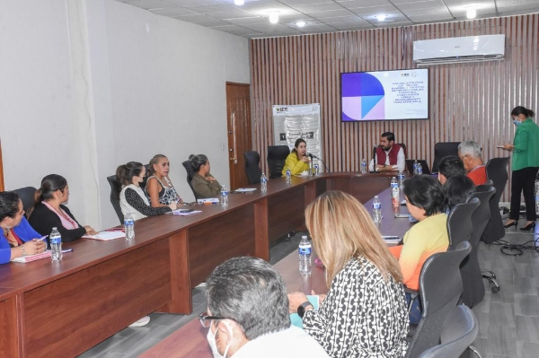 Capacitan a funcionarios de Texmelucan contra violencia política de género