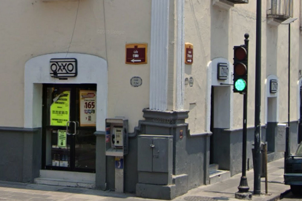 Atracó un Oxxo y escapó abordo de una bicicleta en el  centro de Puebla