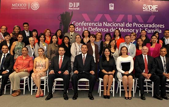 DIF nacional y gobierno de Puebla combatirán bullying y violencia intrafamiliar