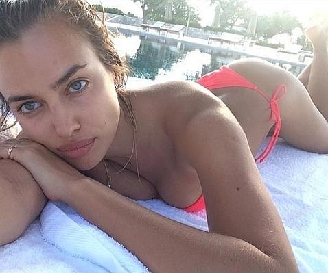 Irina Shayk publicó selfie sexy en Instagram