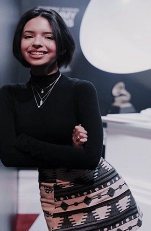 Ángela Aguilar conquista a sus fans en Instagram