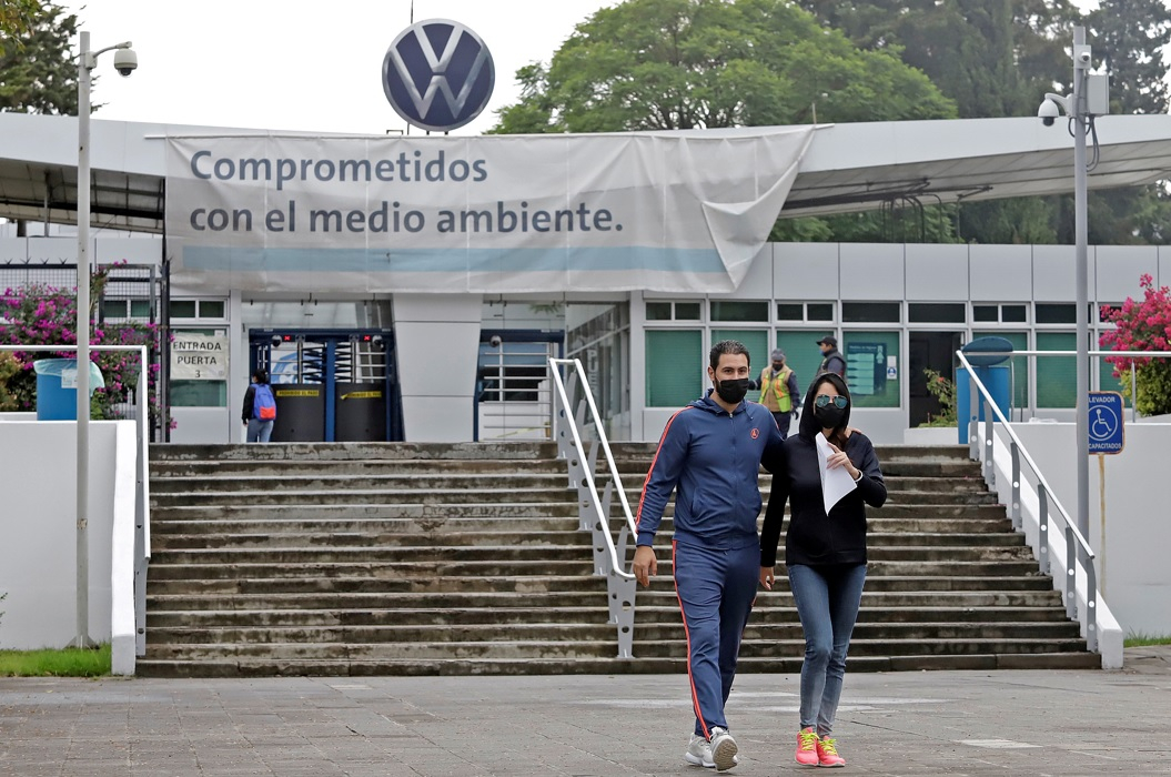 VW frena producción de Jetta hasta marzo