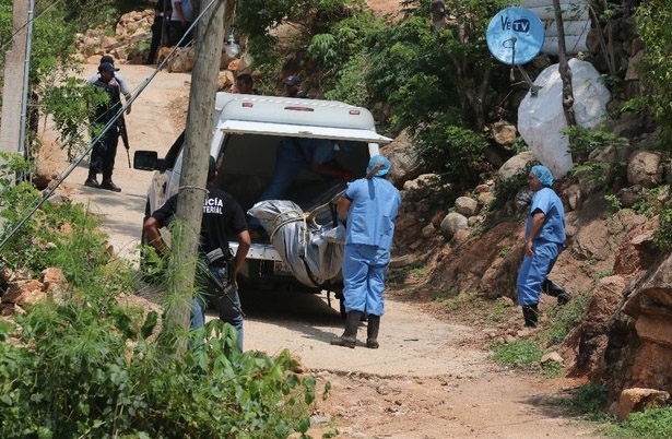 Localizan 10 cadáveres en fosas clandestinas de Acapulco