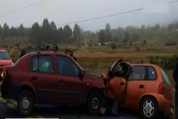 Mueren tres personas en choque de vehículos en Zacatlán