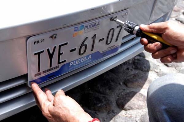 Esto pagarás por reemplacamiento 2020 en Puebla
