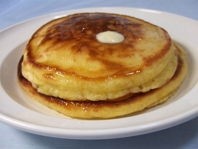 Madre da de comer hot cakes con mariguana a su hija y otro niño